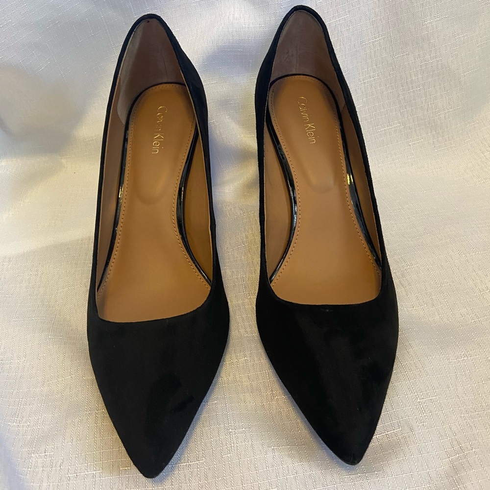 CALVIN KLEIN SUEDE HIGH HEELS SIZE 9 WORN ONCE - Picture 4 of 10